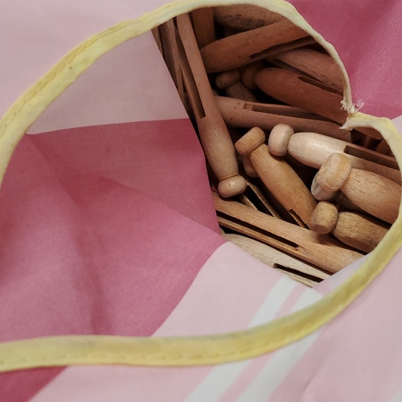 Clothes Pins + Hanging Bag Minimalist Home Primitive Functional BOHO LOT of 60 - Picture 5 of 17